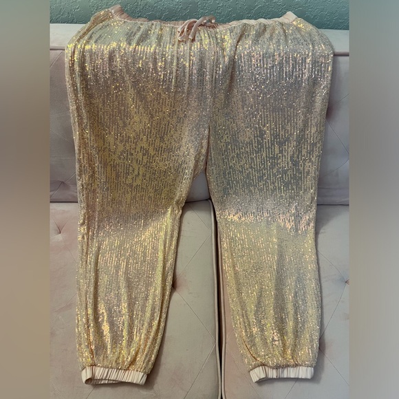 VS Iridescent Sequin Jogger - Picture 3 of 4